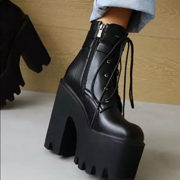 Black Dual Ankle Straps Platform Heel Combat Boots NEW - Picture 3 of 5